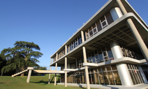 Photo du bâtiment A de Centrale Nantes