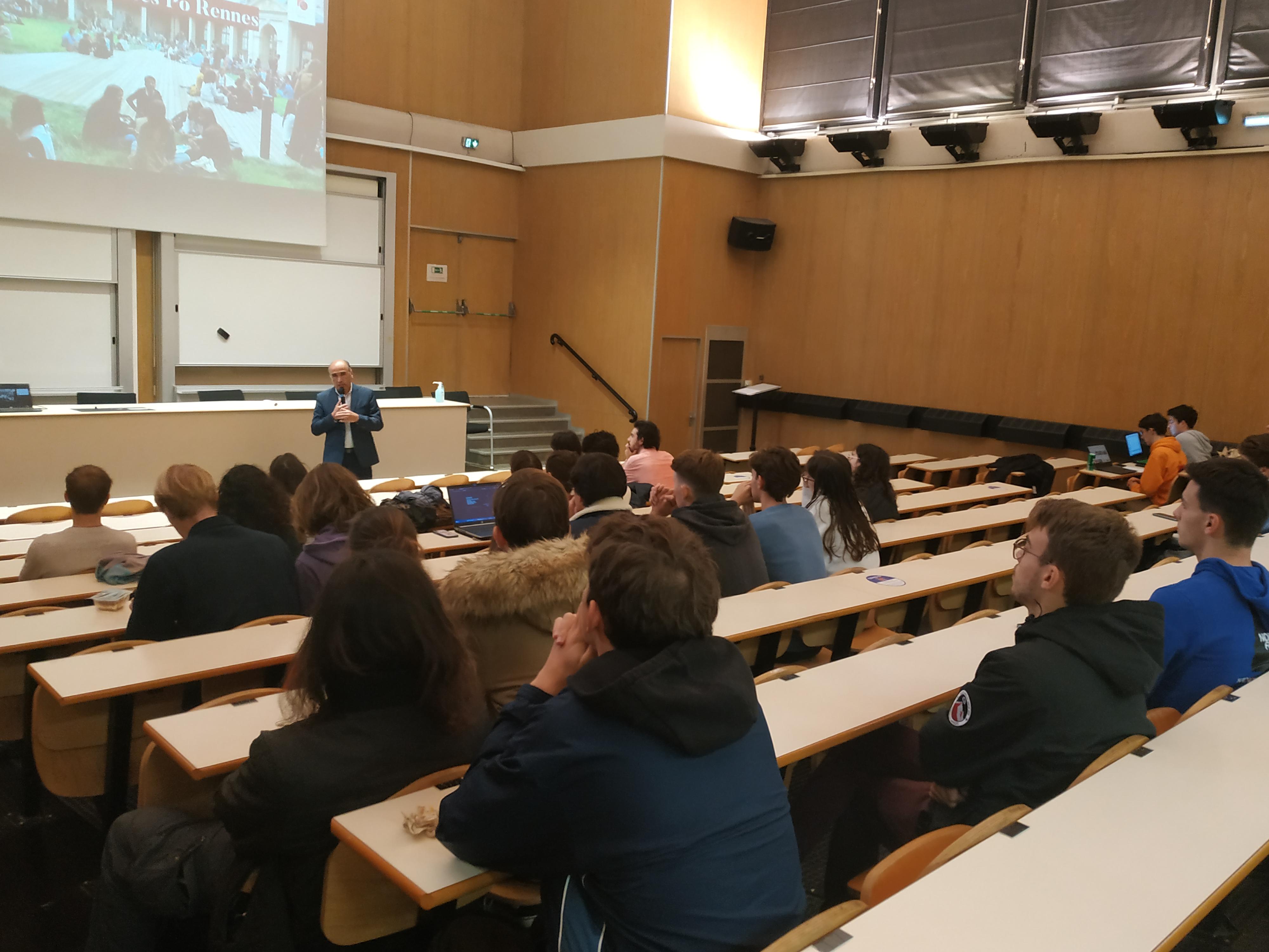 Amphi de pres Sciences Po