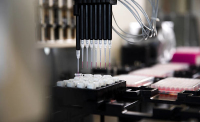 Machine avec pipettes