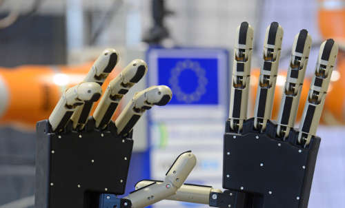 mains bioniques