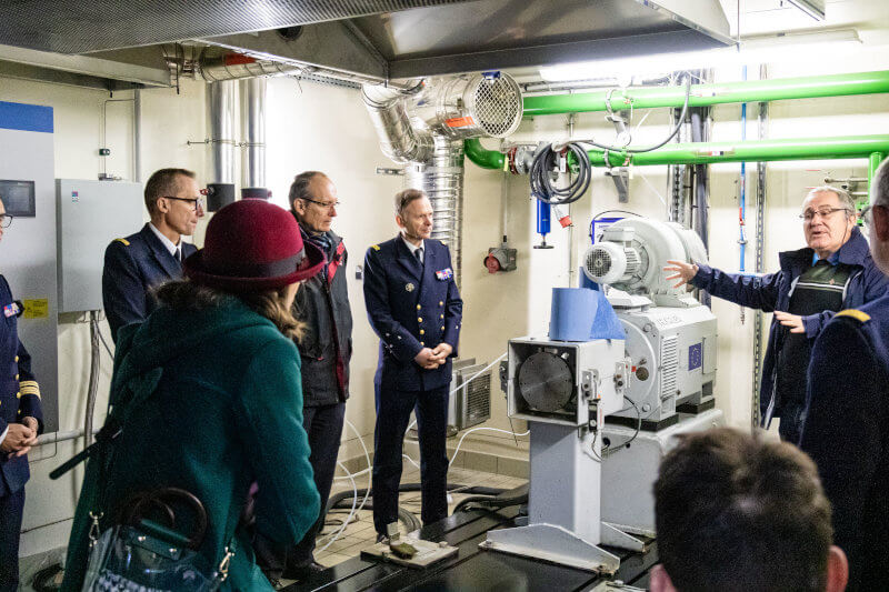 Le vice-amiral Laurent Hemmer visite la plateforme de fabrication additive de Centrale Nantes
